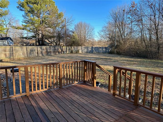 332 W Nightingale Circle, Fayetteville, AR 72703