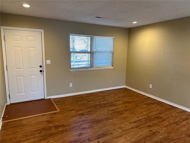 332 W Nightingale Circle, Fayetteville, AR 72703