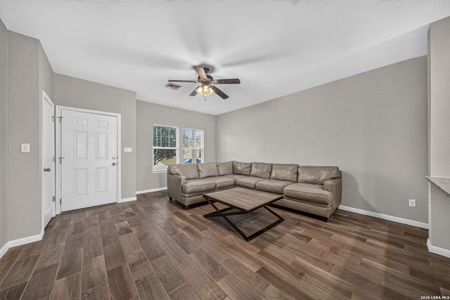 2916 BRAND IRON DR, San Marcos, TX 78666