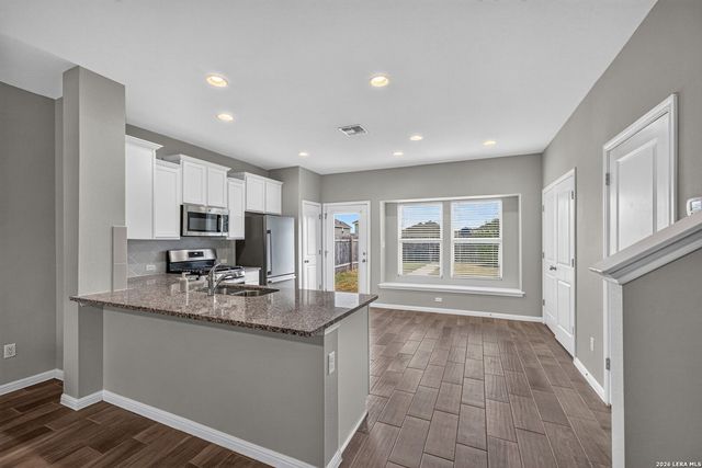 2916 BRAND IRON DR, San Marcos, TX 78666