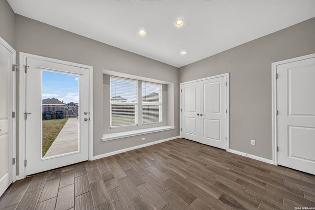 2916 BRAND IRON DR, San Marcos, TX 78666