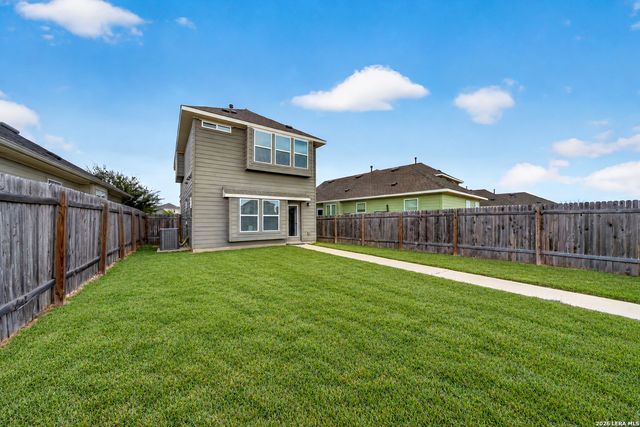2916 BRAND IRON DR, San Marcos, TX 78666