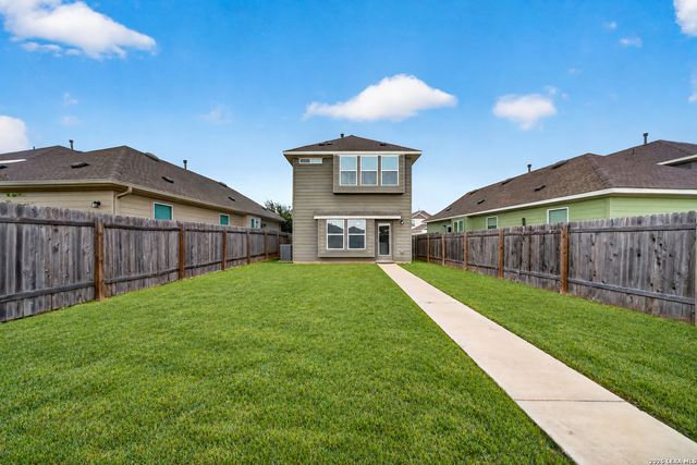 2916 BRAND IRON DR, San Marcos, TX 78666