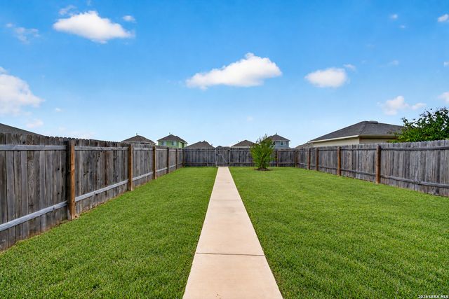 2916 BRAND IRON DR, San Marcos, TX 78666