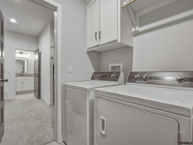 19112 Pinehurst Avenue, Omaha, NE 68136