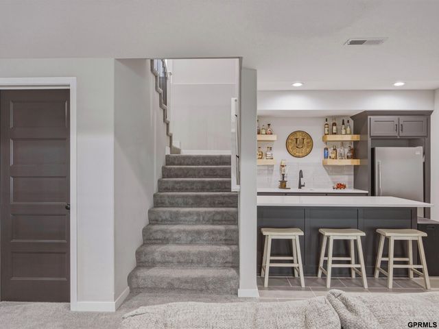 19112 Pinehurst Avenue, Omaha, NE 68136