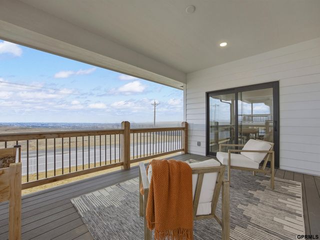 19112 Pinehurst Avenue, Omaha, NE 68136