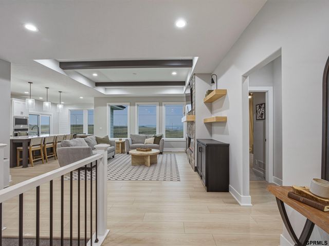 19112 Pinehurst Avenue, Omaha, NE 68136