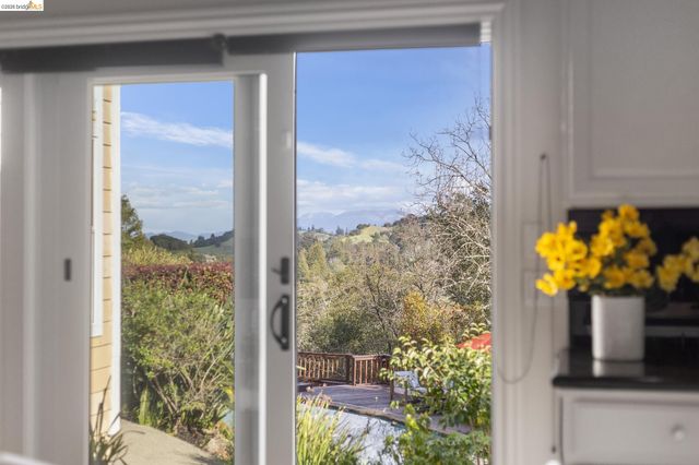 78 Scenic Dr, Orinda, CA 94563