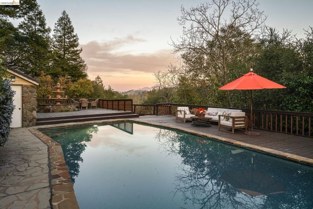 78 Scenic Dr, Orinda, CA 94563