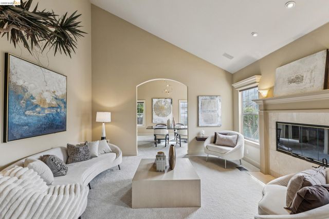 78 Scenic Dr, Orinda, CA 94563