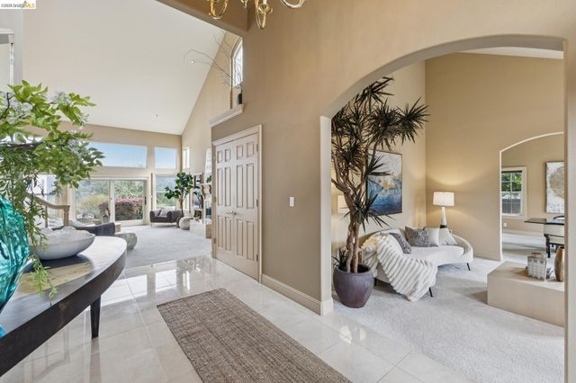 78 Scenic Dr, Orinda, CA 94563