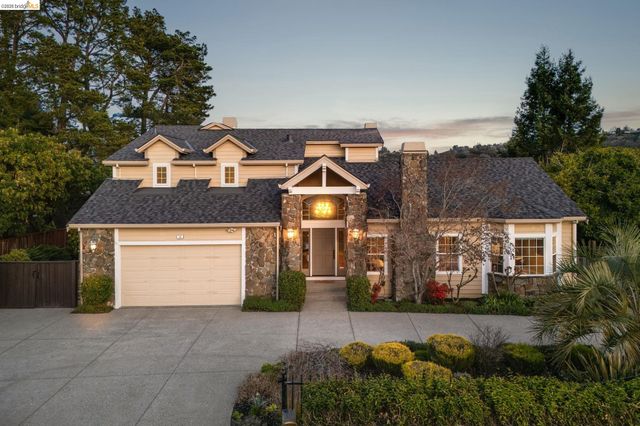 78 Scenic Dr, Orinda, CA 94563
