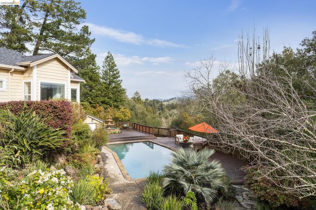 78 Scenic Dr, Orinda, CA 94563