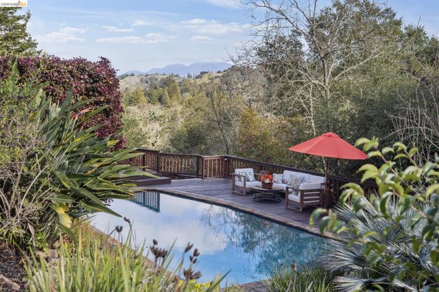 78 Scenic Dr, Orinda, CA 94563