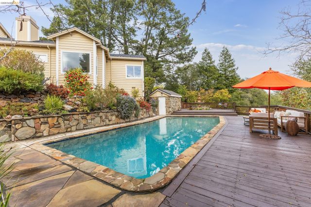 78 Scenic Dr, Orinda, CA 94563