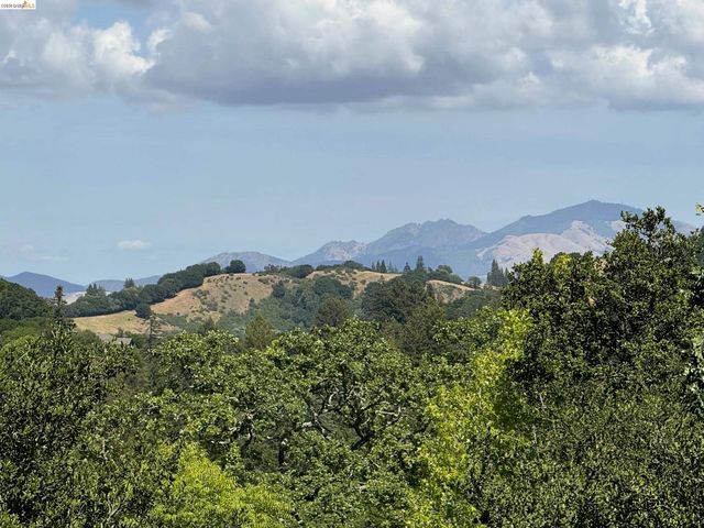 78 Scenic Dr, Orinda, CA 94563