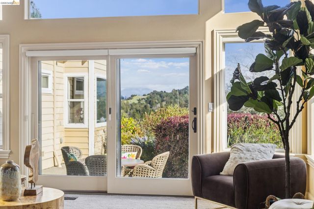 78 Scenic Dr, Orinda, CA 94563