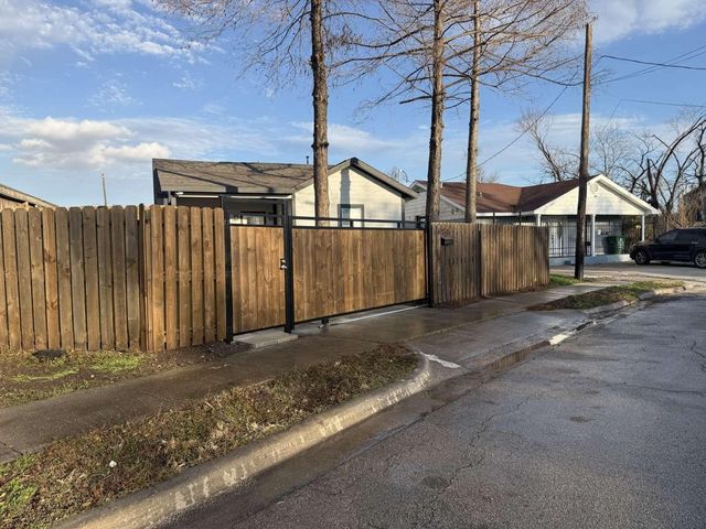 1620 Sam Wilson Street, Houston, TX 77020