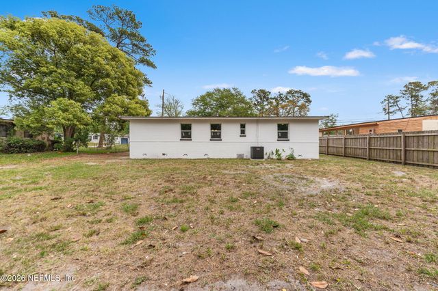 10264 SWARTHMORE Drive, Jacksonville, FL 32218