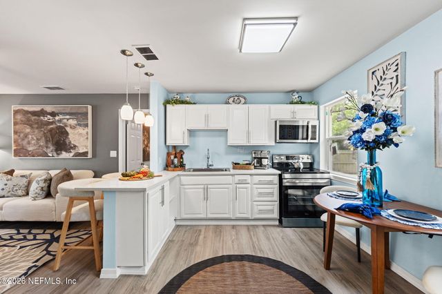 10264 SWARTHMORE Drive, Jacksonville, FL 32218