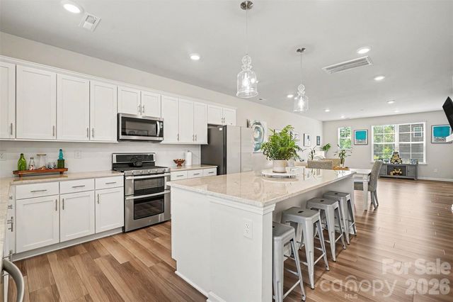 10024 Hemingway Place, Charlotte, NC 28227