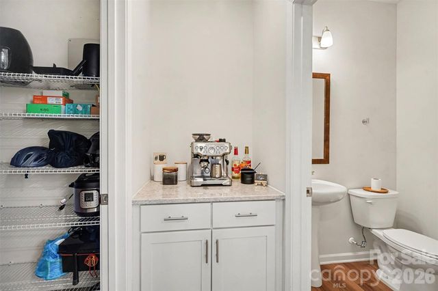 10024 Hemingway Place, Charlotte, NC 28227