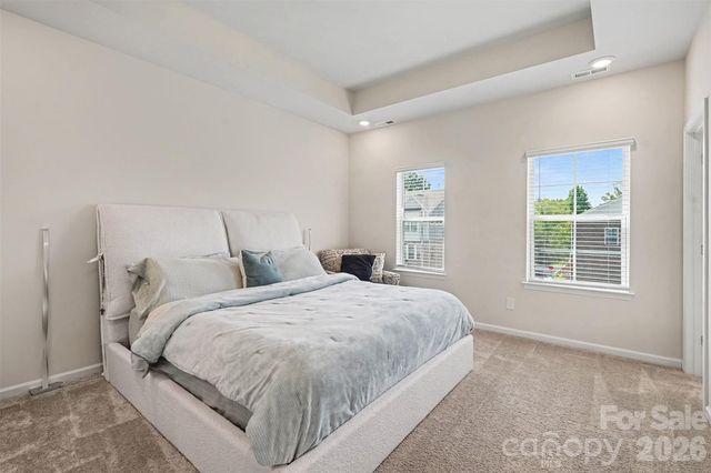 10024 Hemingway Place, Charlotte, NC 28227