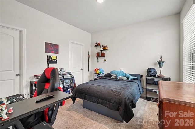 10024 Hemingway Place, Charlotte, NC 28227