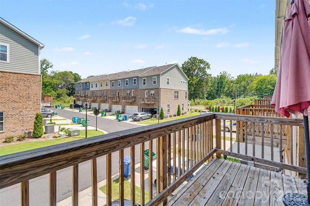 10024 Hemingway Place, Charlotte, NC 28227