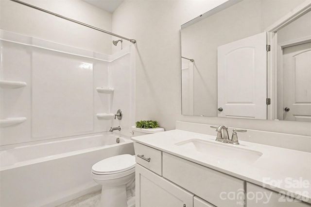 10024 Hemingway Place, Charlotte, NC 28227
