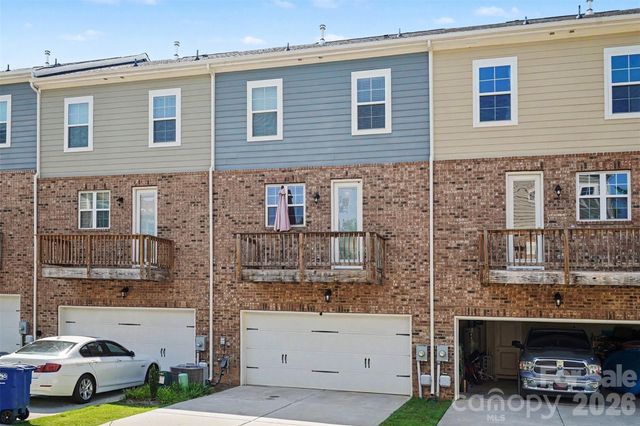 10024 Hemingway Place, Charlotte, NC 28227