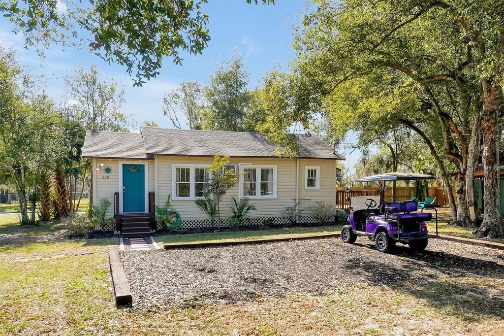 220 AVOCADO AVENUE, Sanford, FL 32771