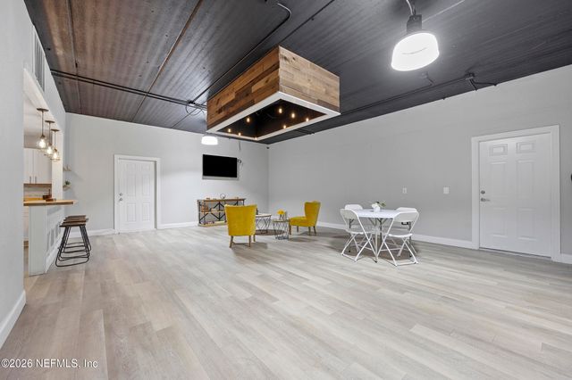 2943 SPRING PARK Road, Jacksonville, FL 32207