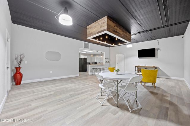 2943 SPRING PARK Road, Jacksonville, FL 32207