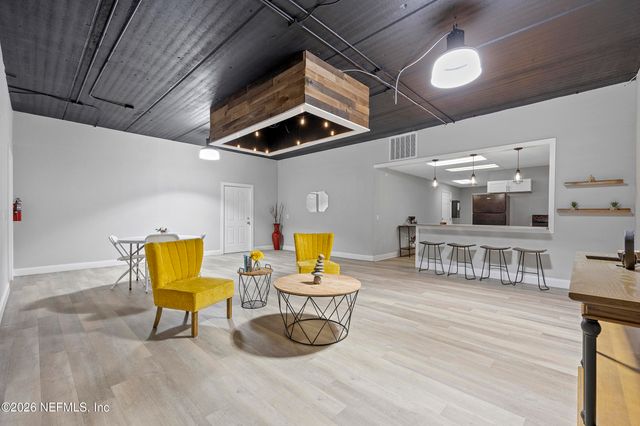 2943 SPRING PARK Road, Jacksonville, FL 32207