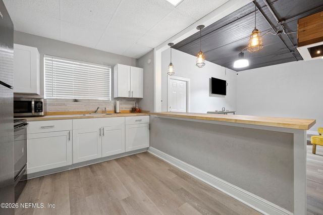 2943 SPRING PARK Road, Jacksonville, FL 32207