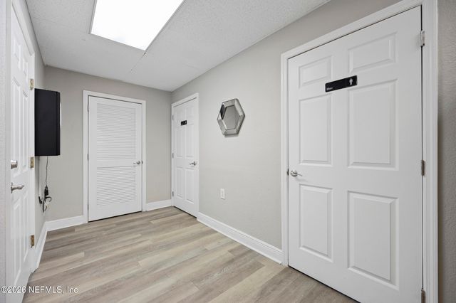 2943 SPRING PARK Road, Jacksonville, FL 32207