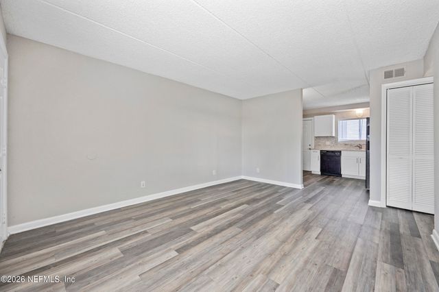 2943 SPRING PARK Road, Jacksonville, FL 32207