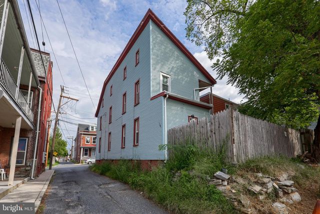 916 WALNUT ST, Lebanon, PA 17042