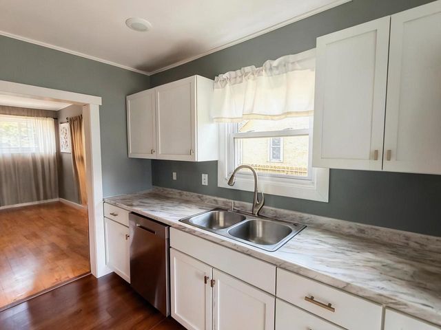 761 24th STREET N, La Crosse, WI 54601