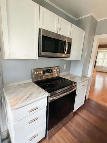761 24th STREET N, La Crosse, WI 54601