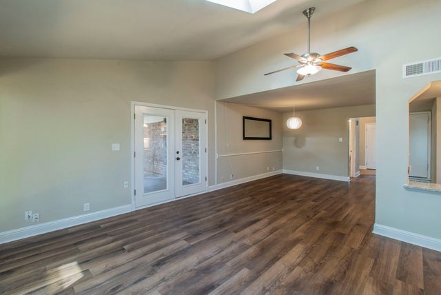 1404 Vancouver Drive, Arlington, TX 76012