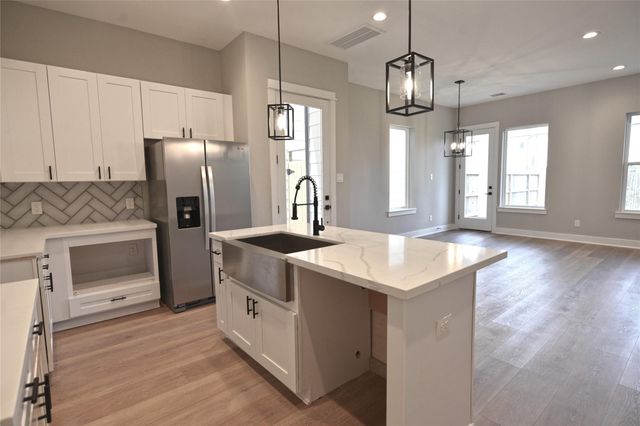 5935 Cebra Street, Houston, TX 77091