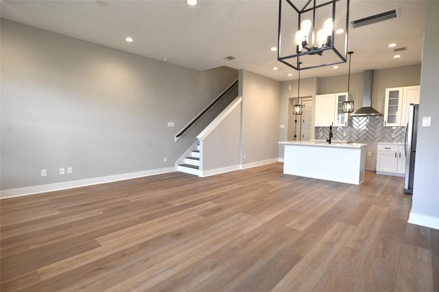 5935 Cebra Street, Houston, TX 77091