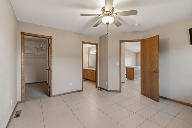 4749 44th Street S, Fargo, ND 58104