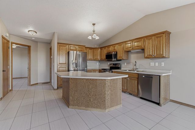 4749 44th Street S, Fargo, ND 58104