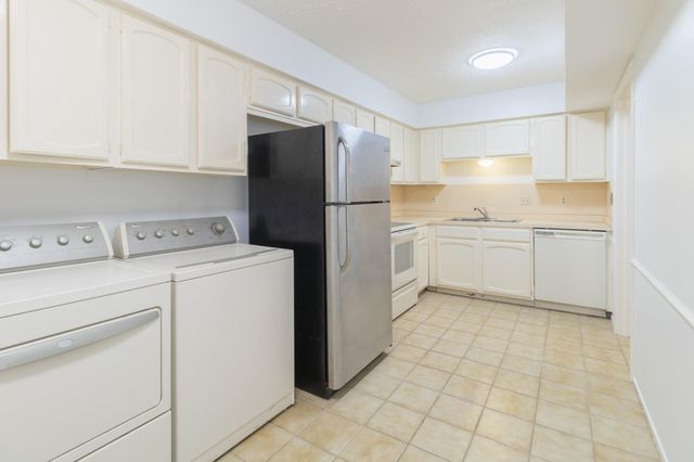 429 N Post Oak Lane 429, Houston, TX 77024