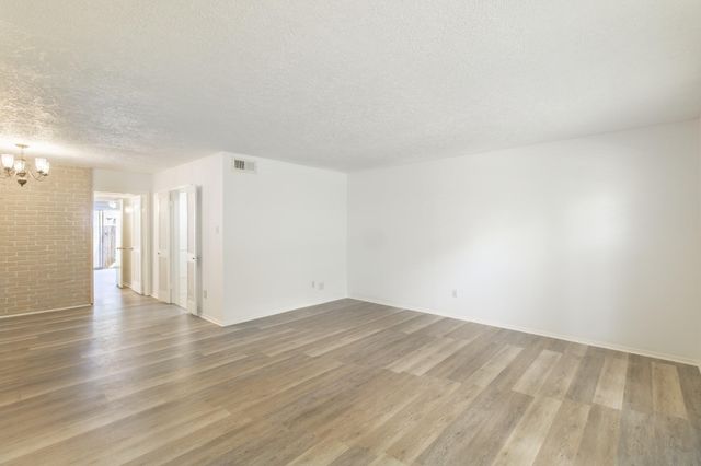 429 N Post Oak Lane 429, Houston, TX 77024