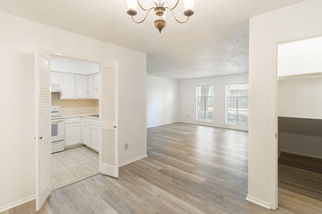 429 N Post Oak Lane 429, Houston, TX 77024